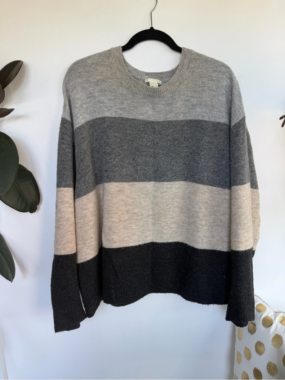 H&M Crewneck Sweater in Gray, Light Gray & Black